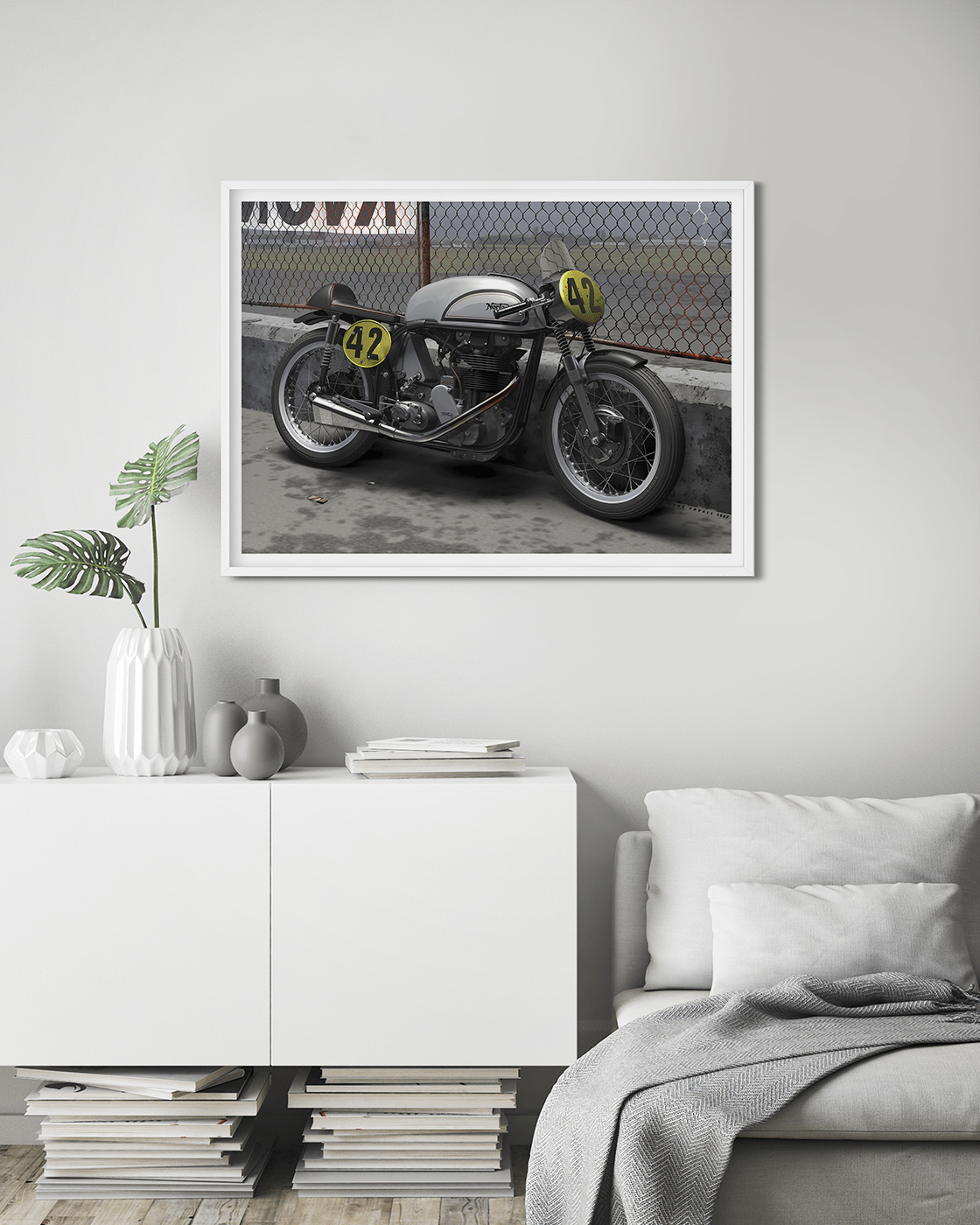 The Manx, A Norton Manx at a British race track. Throughout its racing career, the Norton Manx achieved unparalleled success on both national and international circuits. From the Isle of Man TT races to the Grand Prix circuits, the Manx consistently outpe